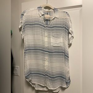 American Eagle Short Sleeve Button Up